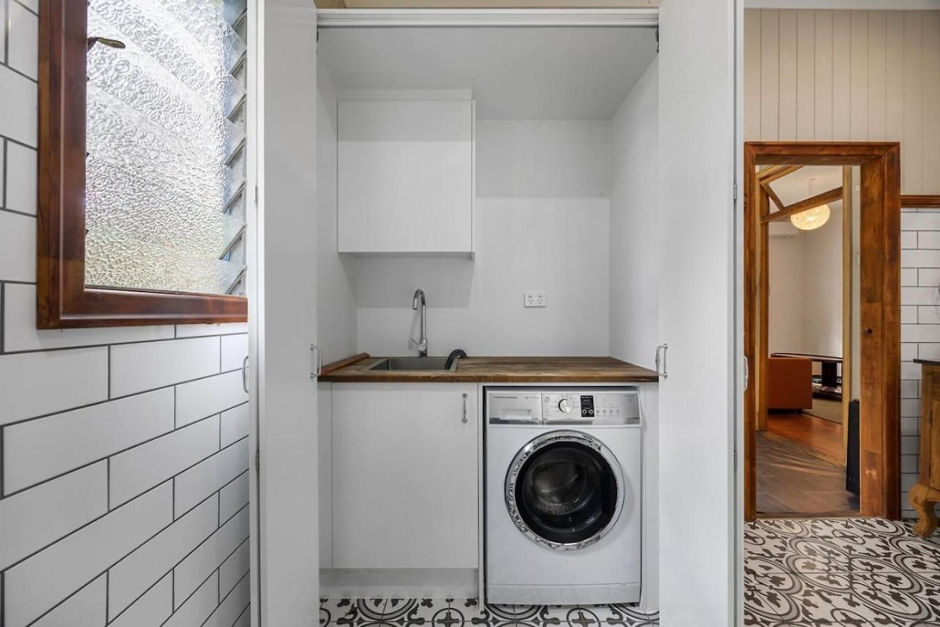Holiday home Charming Queenslander Sleeps 6 Near Cbd And Park Brisbane