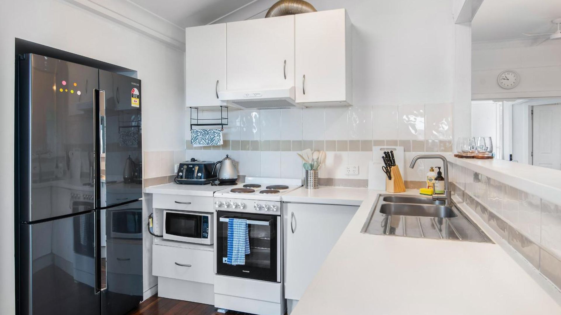 Holiday home Elegant 4-bedroom Upper-level In Camp Hill *