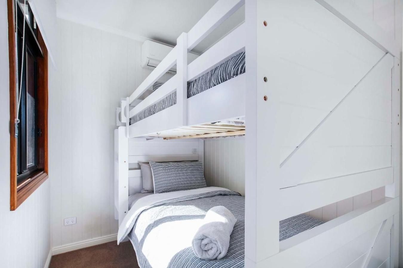 Retreat - 4bed Holiday home Brisbane