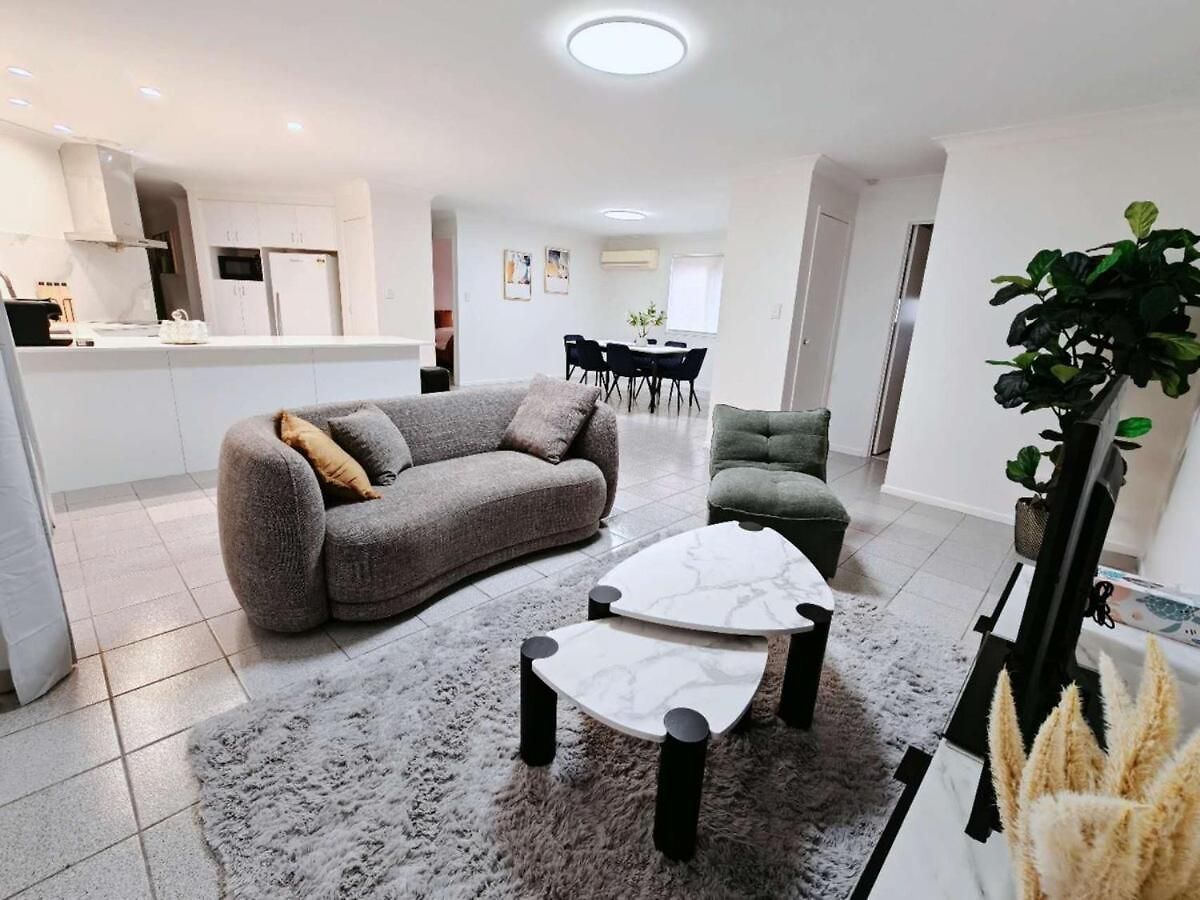 Sunnybank Hills Walkable Retreat Holiday home *