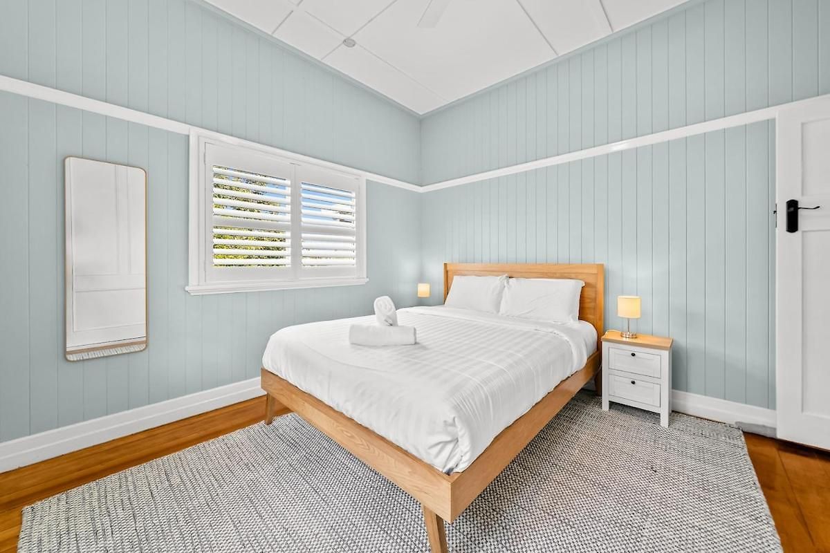Holiday home Restored Queenslander Cottage-private Pool&garden
