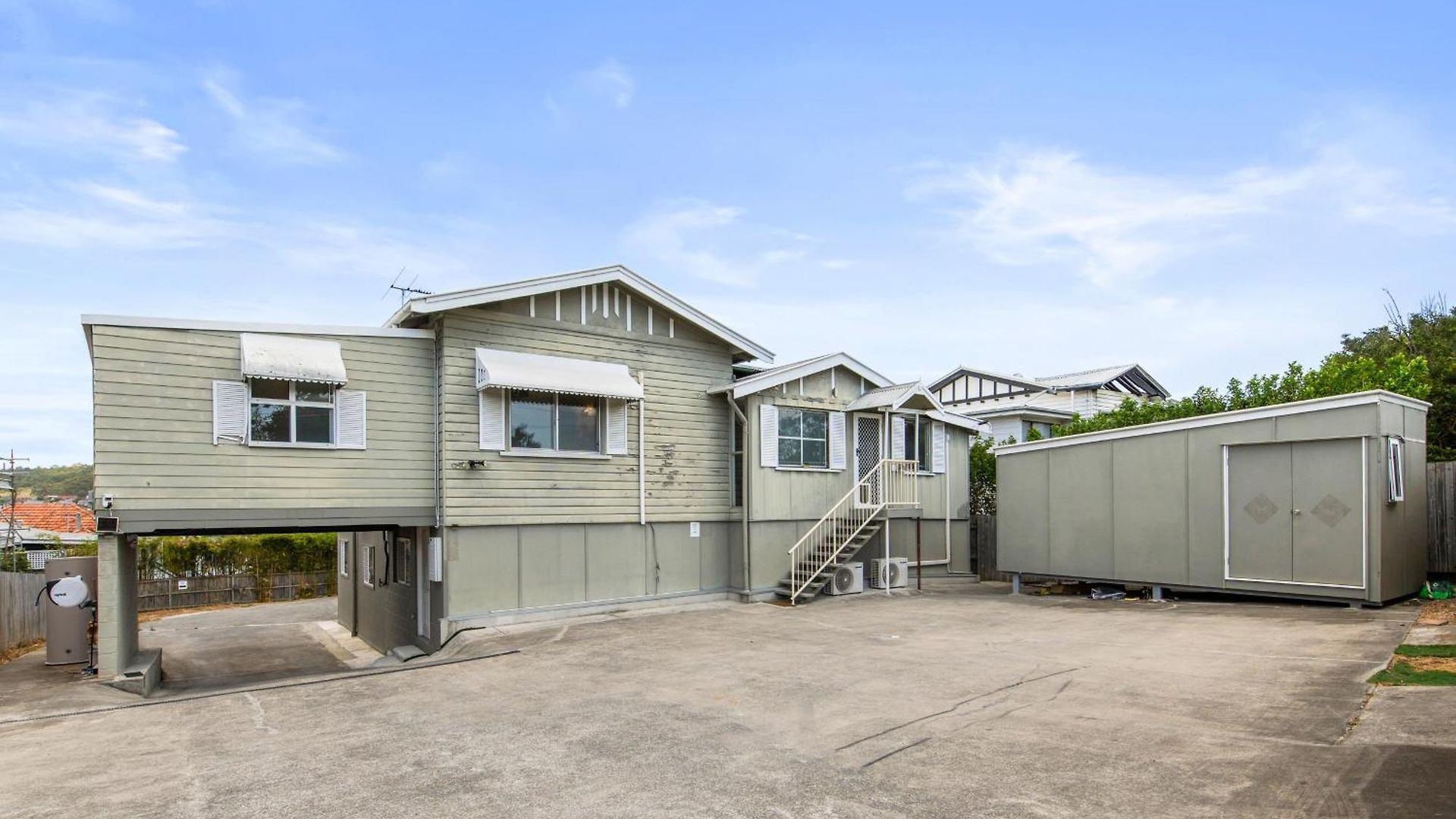 Elegant 4-bedroom Upper-level In Camp Hill Holiday home *