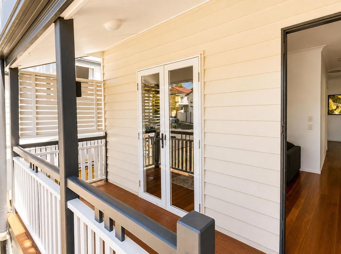 Charming Queenslander 3 Bed 1 Bath In West End