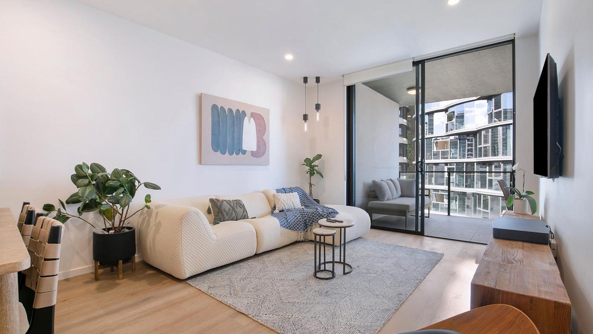 Apartment Riverstone Perch - Urban Comfort Near River