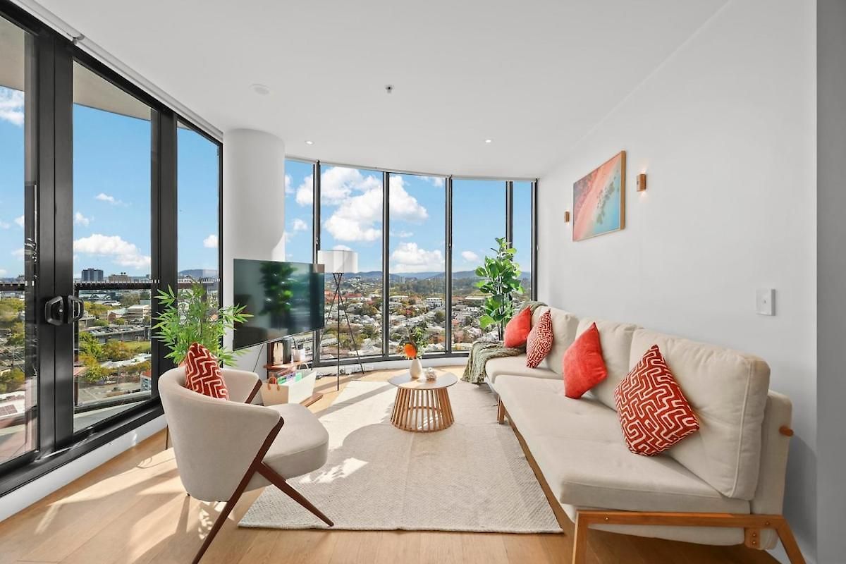 Lvl 22 - Sleep 8 - Pool Cinema & Parking Apartment Brisbane