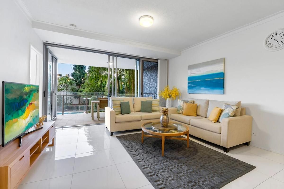 Spacious And Stylish 3br In West End Apartment *