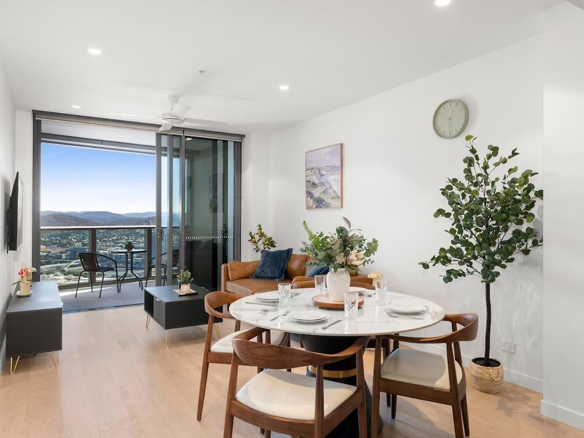Luxe Qw Prestige Skyline Collection By Private Host Brisbane