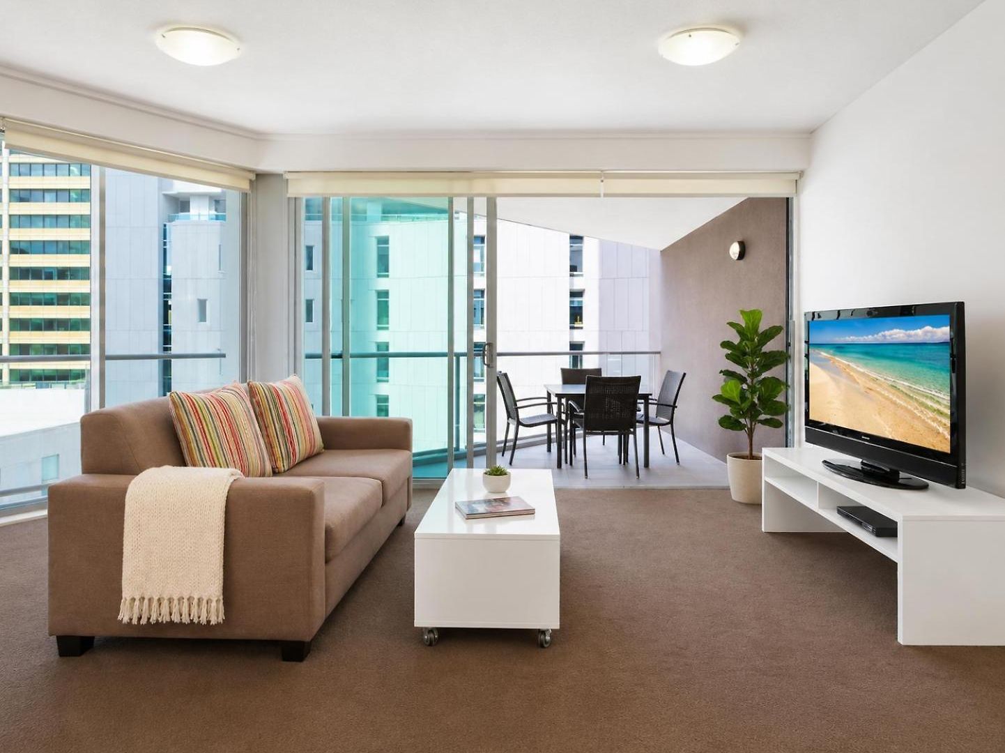 Apartment Cbd With Amenities *