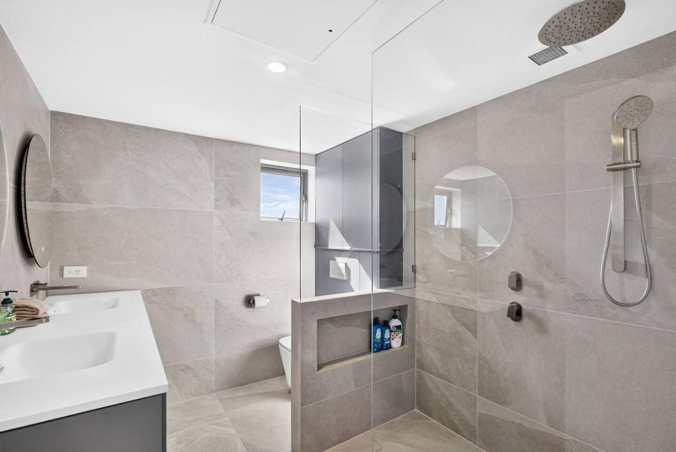 Wake To The River 3 Bedroom Riverside With Pool Gym And Parking * Brisbane