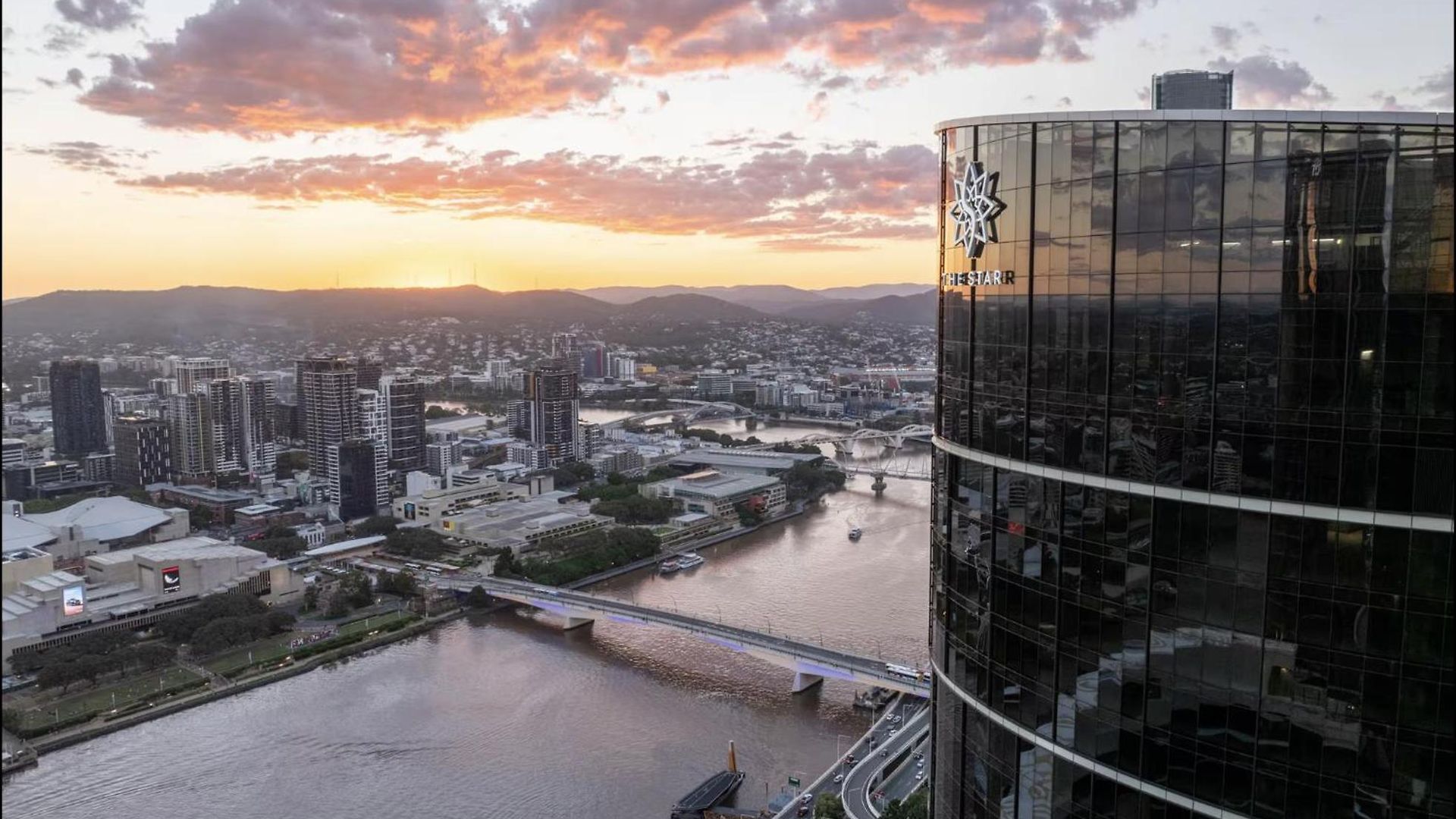 The Riverglass Retreat Skyline Escape Brisbane