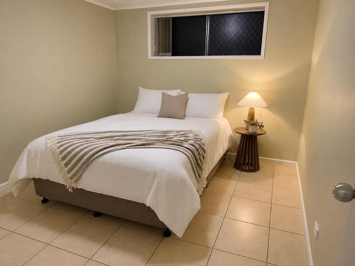 Apartment Privat Ground Floor 3br In Location *