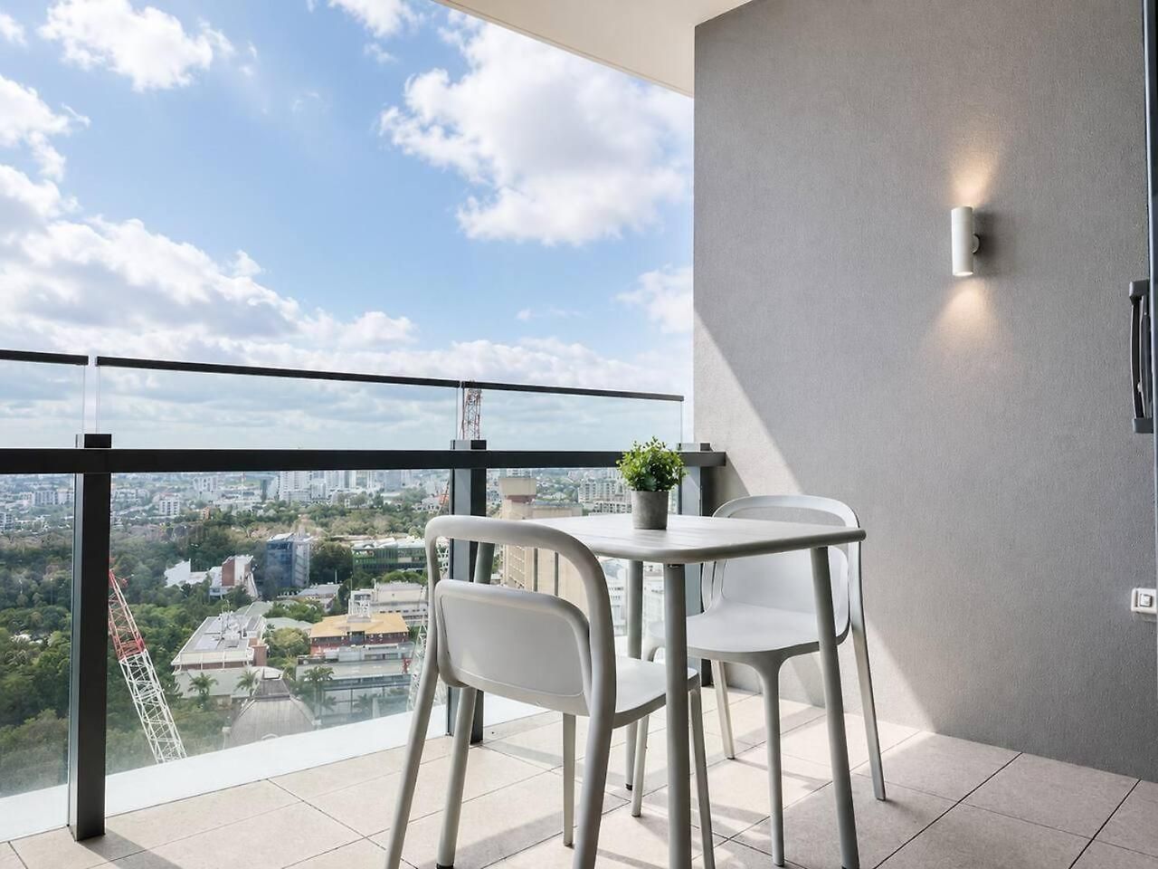 Skyline Poetry - 1br Premium In Qwr Apartment *