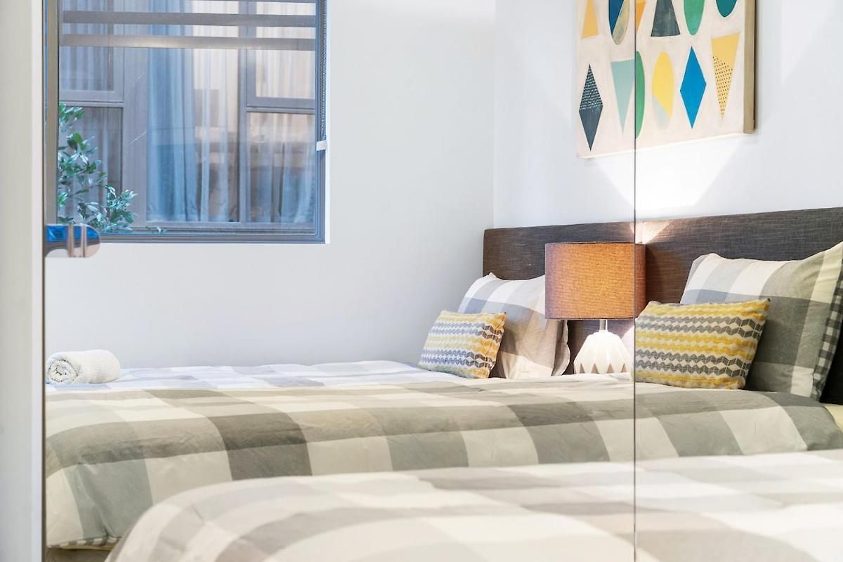 Spacious And Stylish 3br In West End Apartment