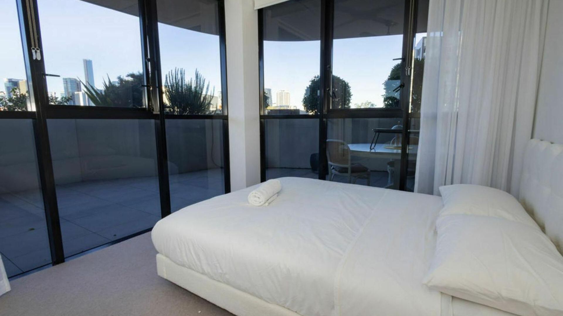 Modern 2bdr Milton Near Suncorp Stadium Apartment