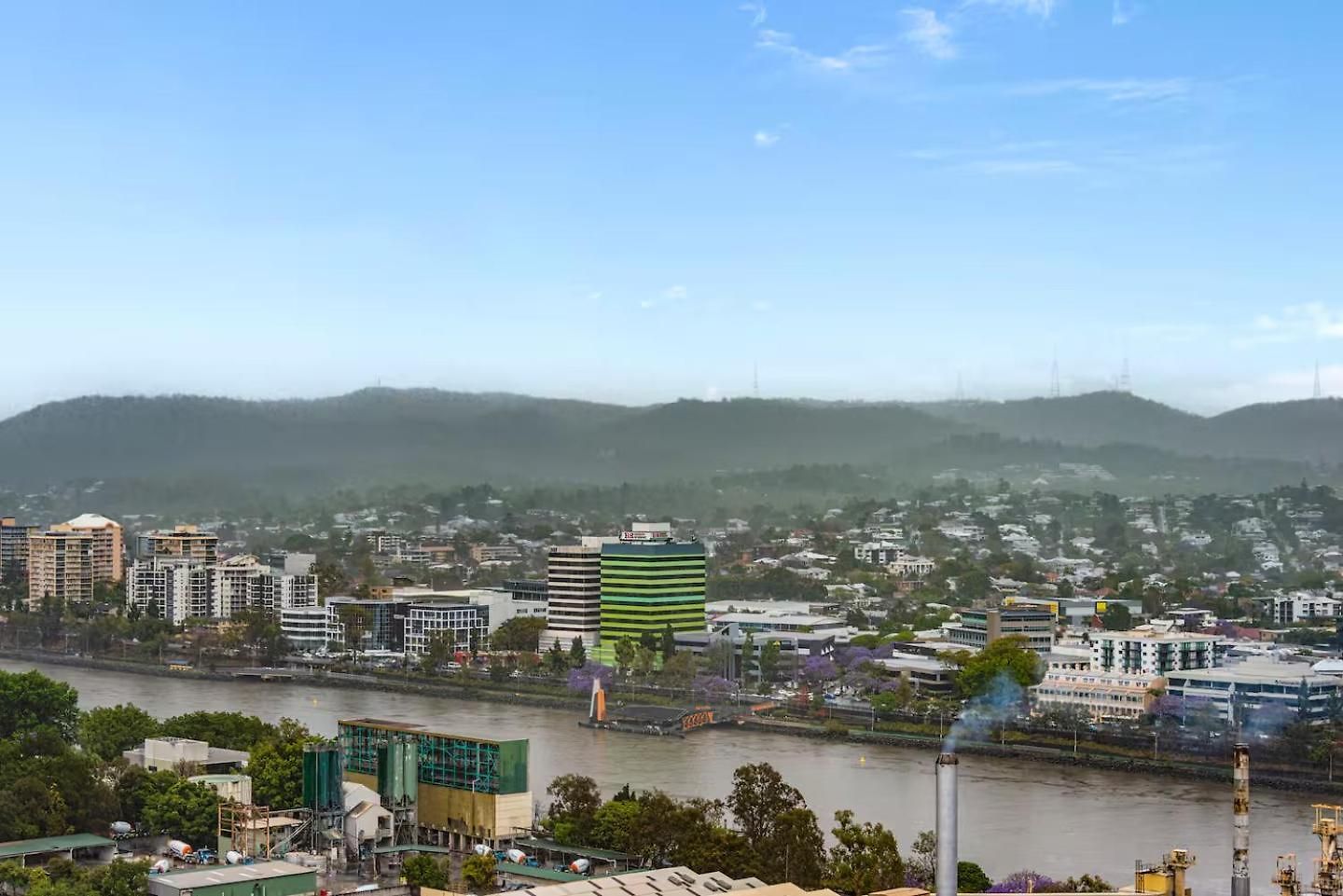 Apartment Stunning River & Mountain View W Pool & Gym *