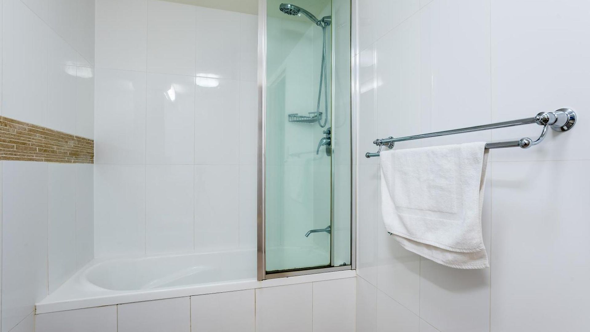 Apartment Prime Location River Glimpse 2br Walk To Cbd With Parking