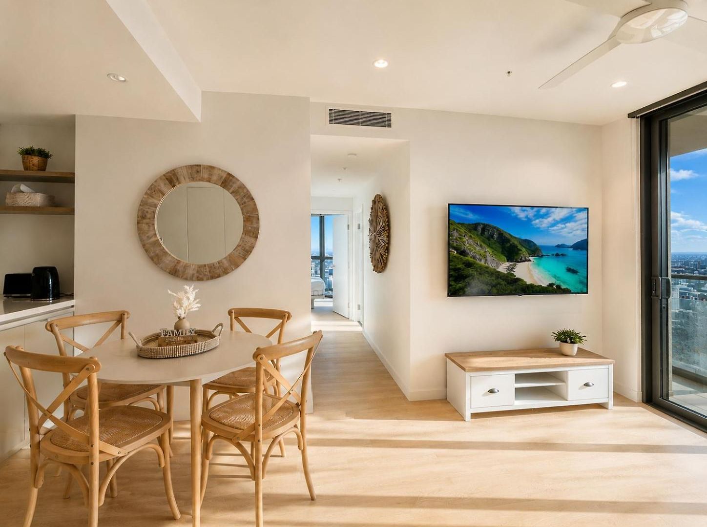 Golden Hour Haven River Views & Car Park Apartment Brisbane
