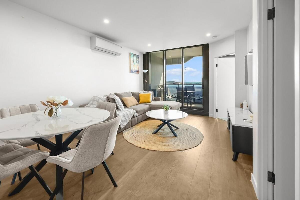 2br Sky - Pool - Gym - Sleeps 6 - Baby *