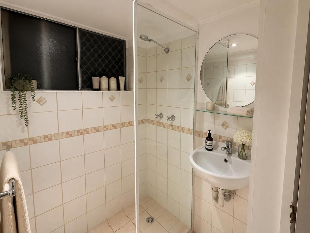 Privat Ground Floor 3br In Location Apartment Brisbane