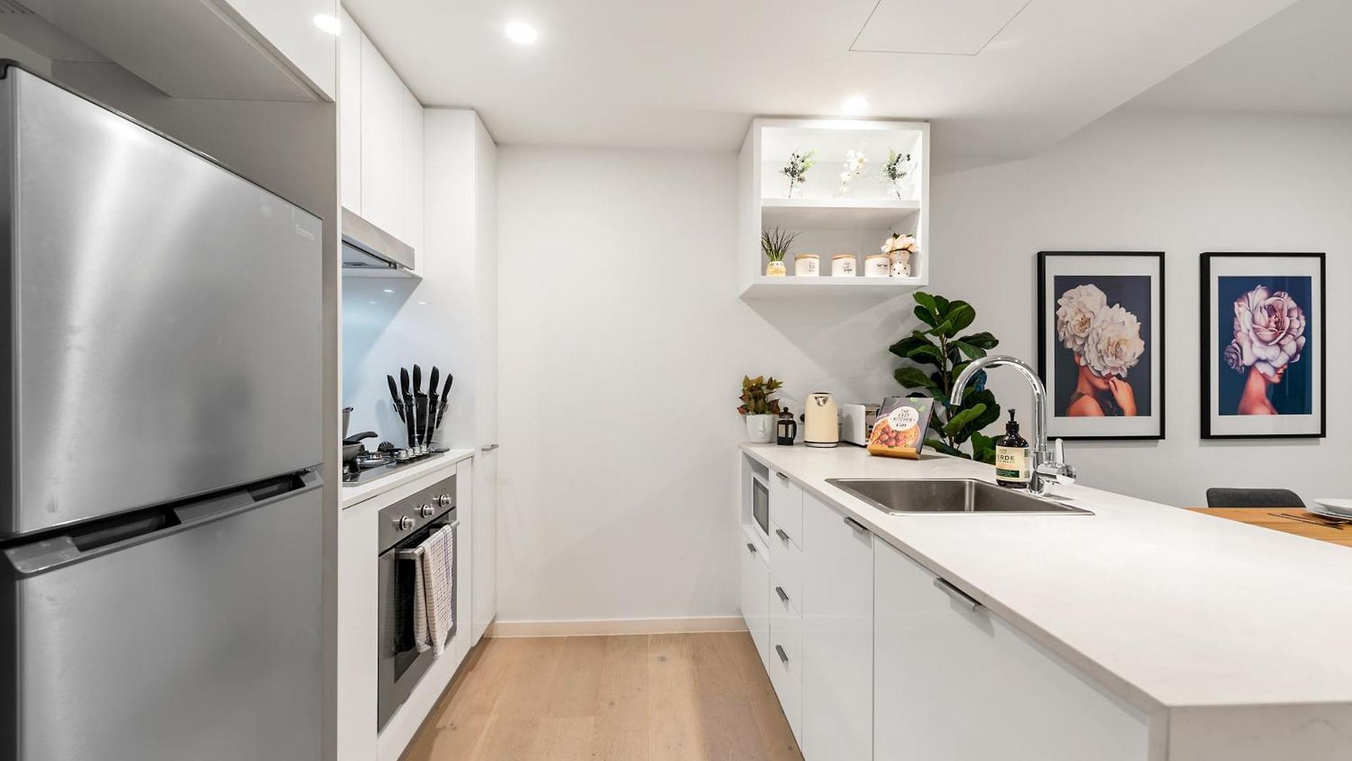 Apartment Million Dollar Views & Location! Walk To Cbd! Brisbane