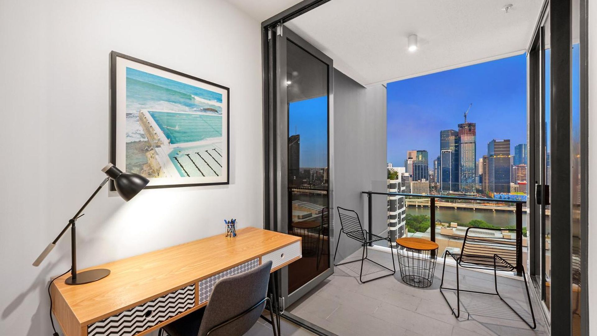 Million Dollar Views & Location! Walk To Cbd! Brisbane