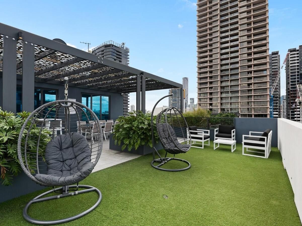 Apartment Spacious Nest Convenient Everywhere Free Parking *