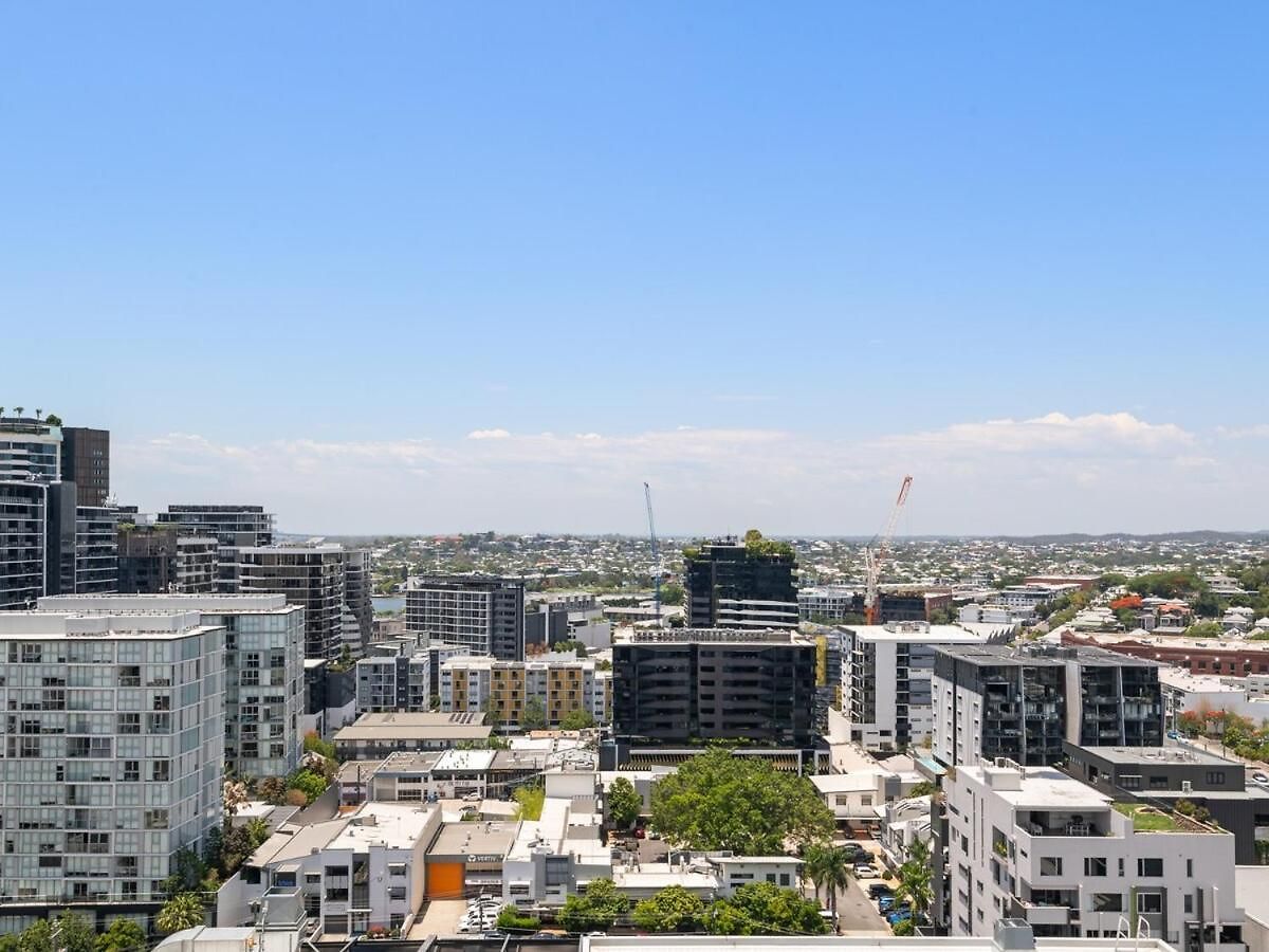 Urban Oasis Premier Lifestyle Escape Free Parking Apartment Brisbane