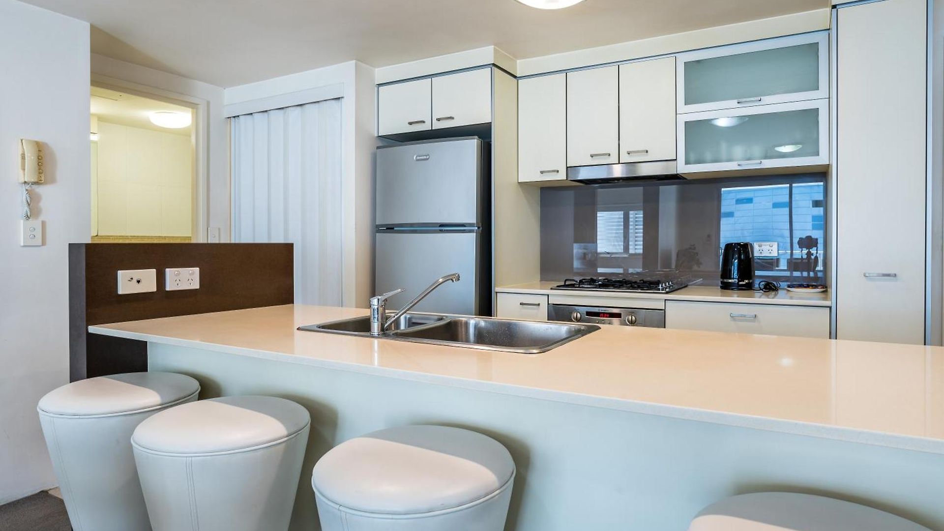 Prime Location River Glimpse 2br Walk To Cbd With Parking * Brisbane