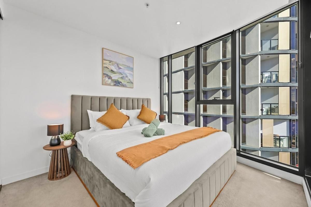 Lvl 22 - Sleep 8 - Pool Cinema & Parking Apartment