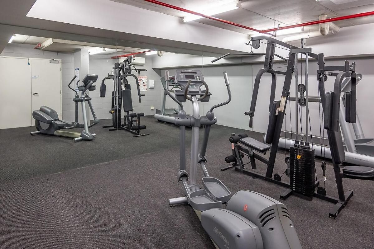 Apartment Oversized 2 Bed With Terrace And Free Parking - Stroll To Hsw Brisbane