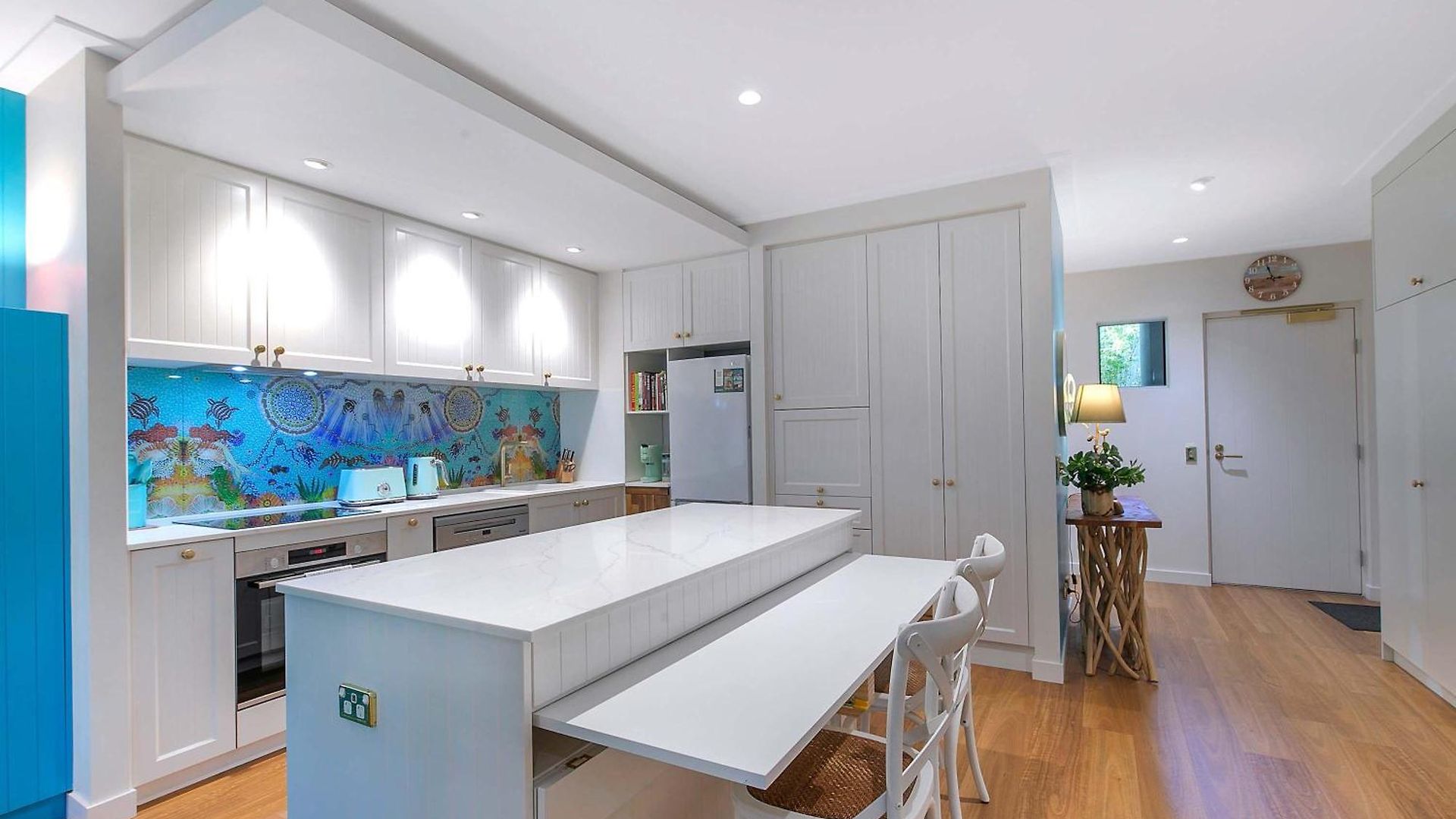 The Fishbowl - 1bed-1bath-1car-pool *