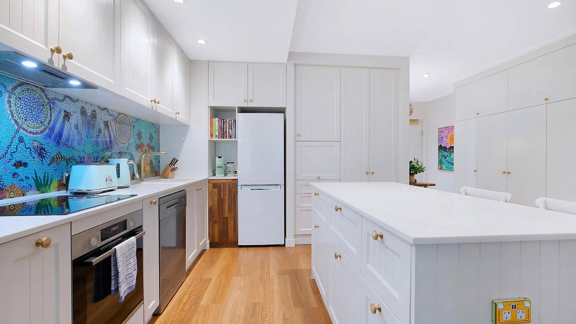 The Fishbowl - 1bed-1bath-1car-pool * Brisbane