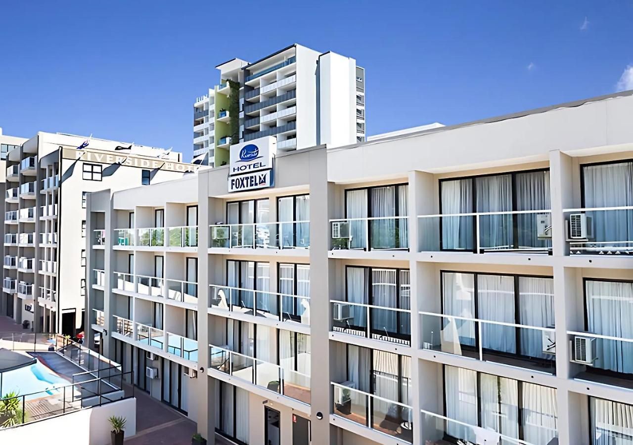 Riverside Executive Apartment *