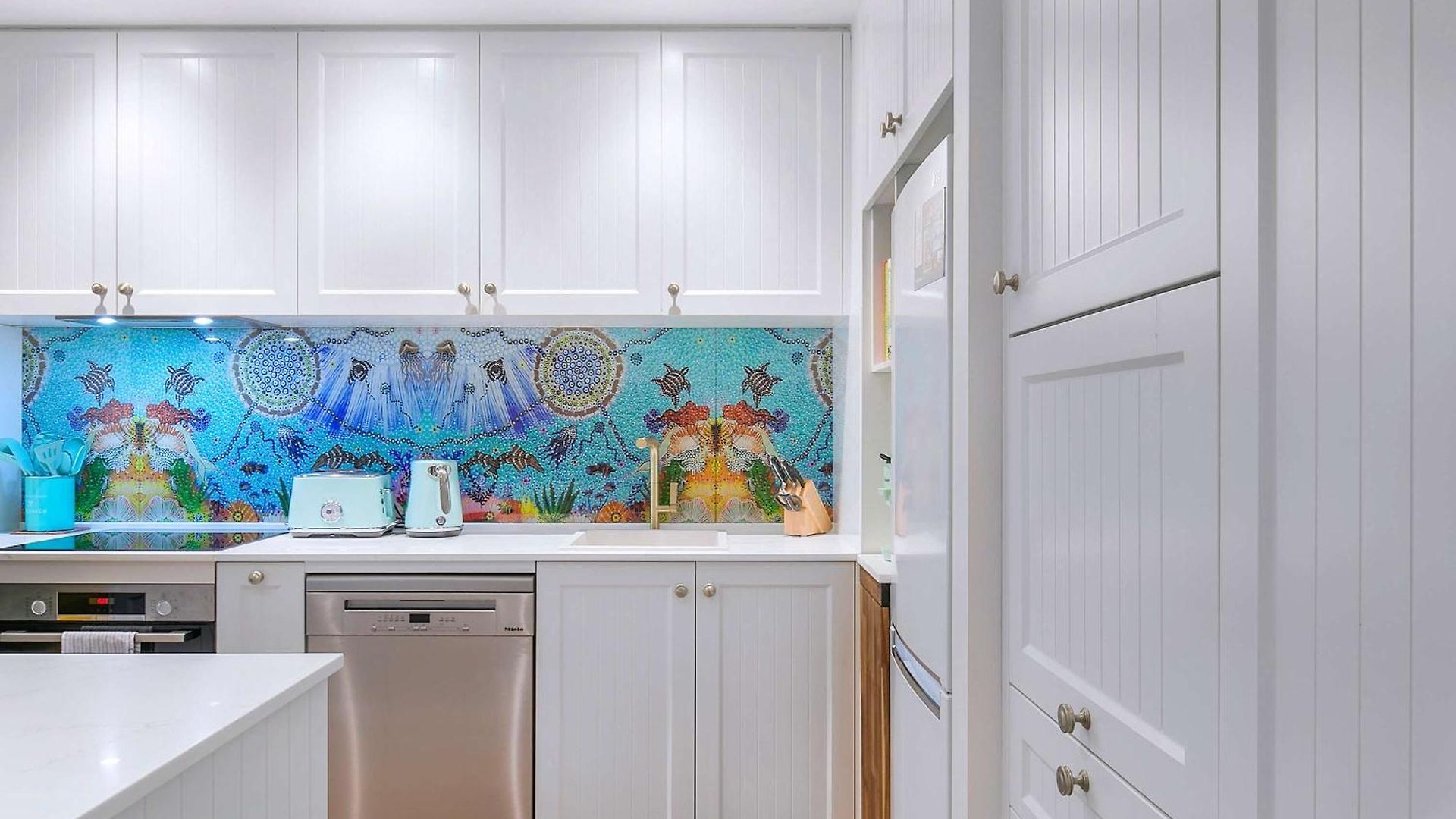 The Fishbowl - 1bed-1bath-1car-pool * Brisbane