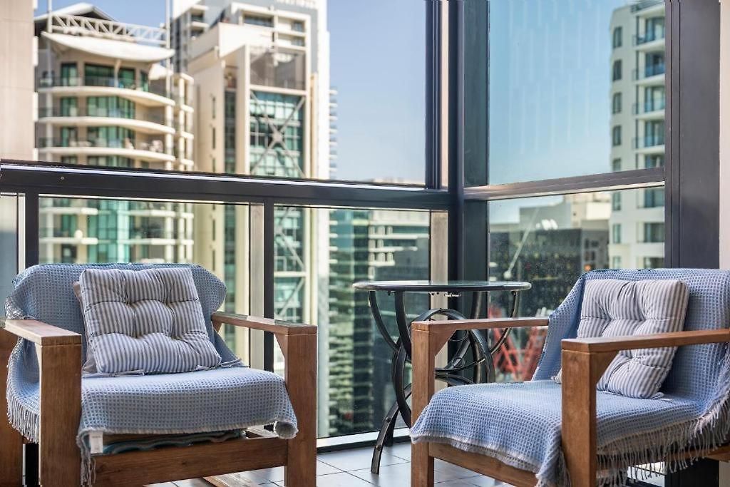 Cbd Resort-style Pool, Gym, Parking Walk To Waterfront Apartment *