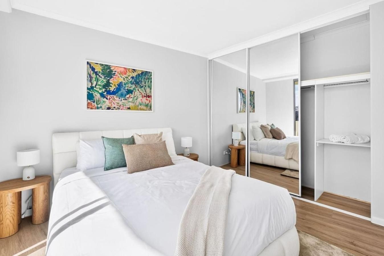 Wake To The River 3 Bedroom Riverside With Pool Gym And Parking Apartment