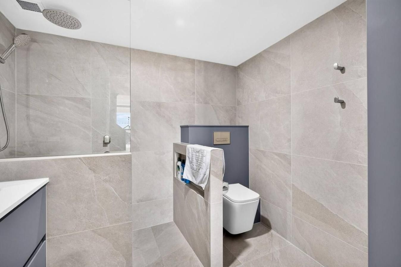 Wake To The River 3 Bedroom Riverside With Pool Gym And Parking Brisbane