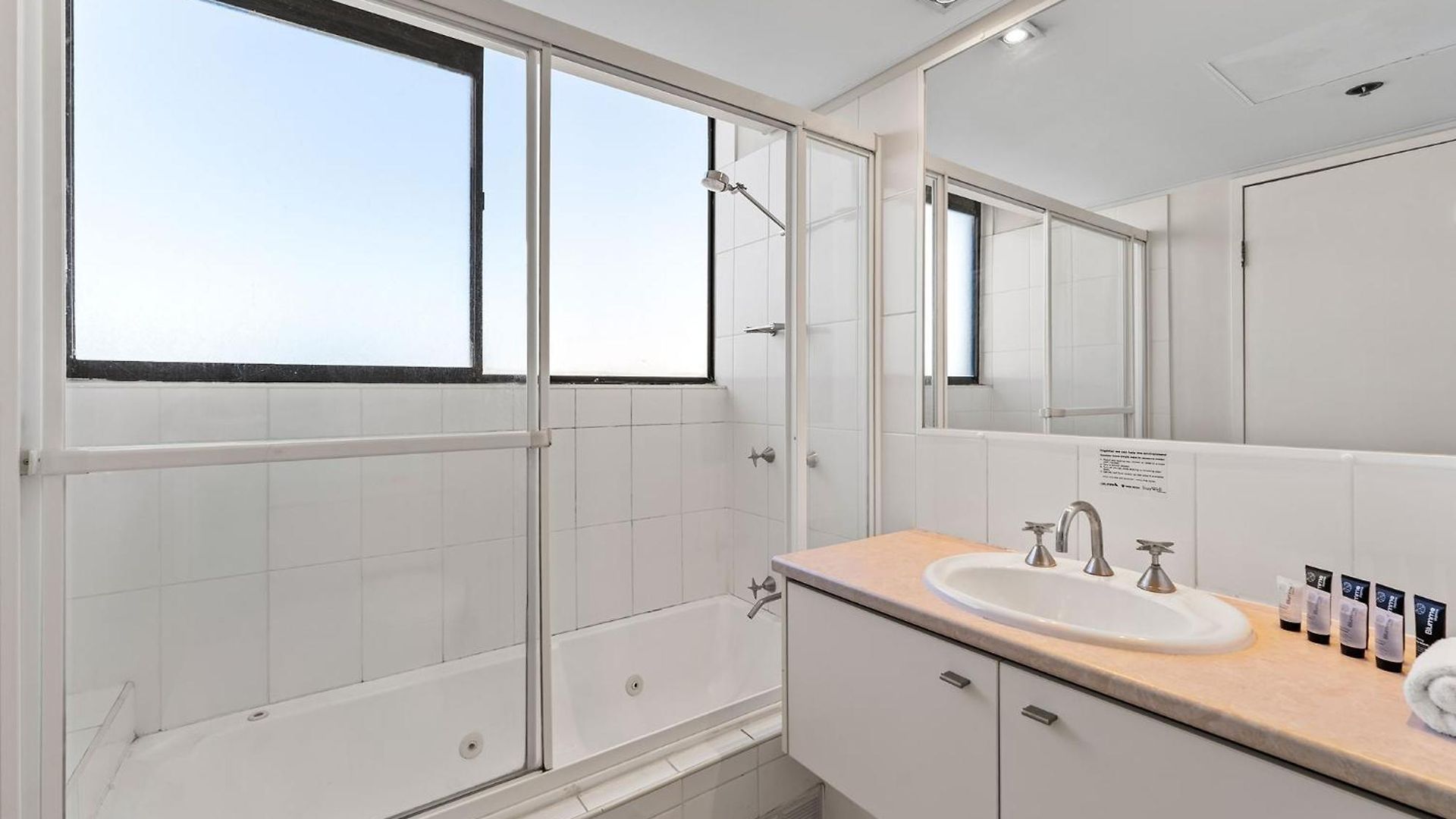 North Quay Apartment *