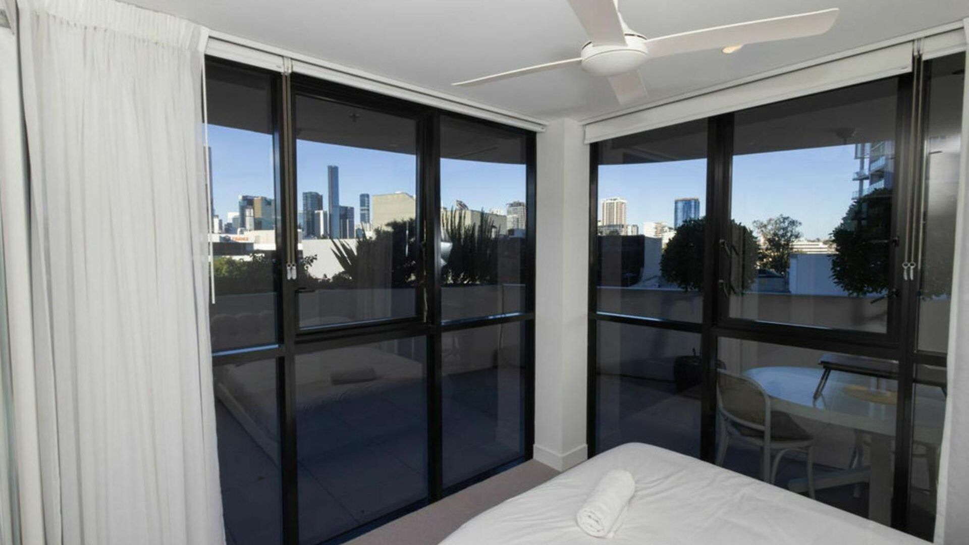 Modern 2bdr Milton Near Suncorp Stadium