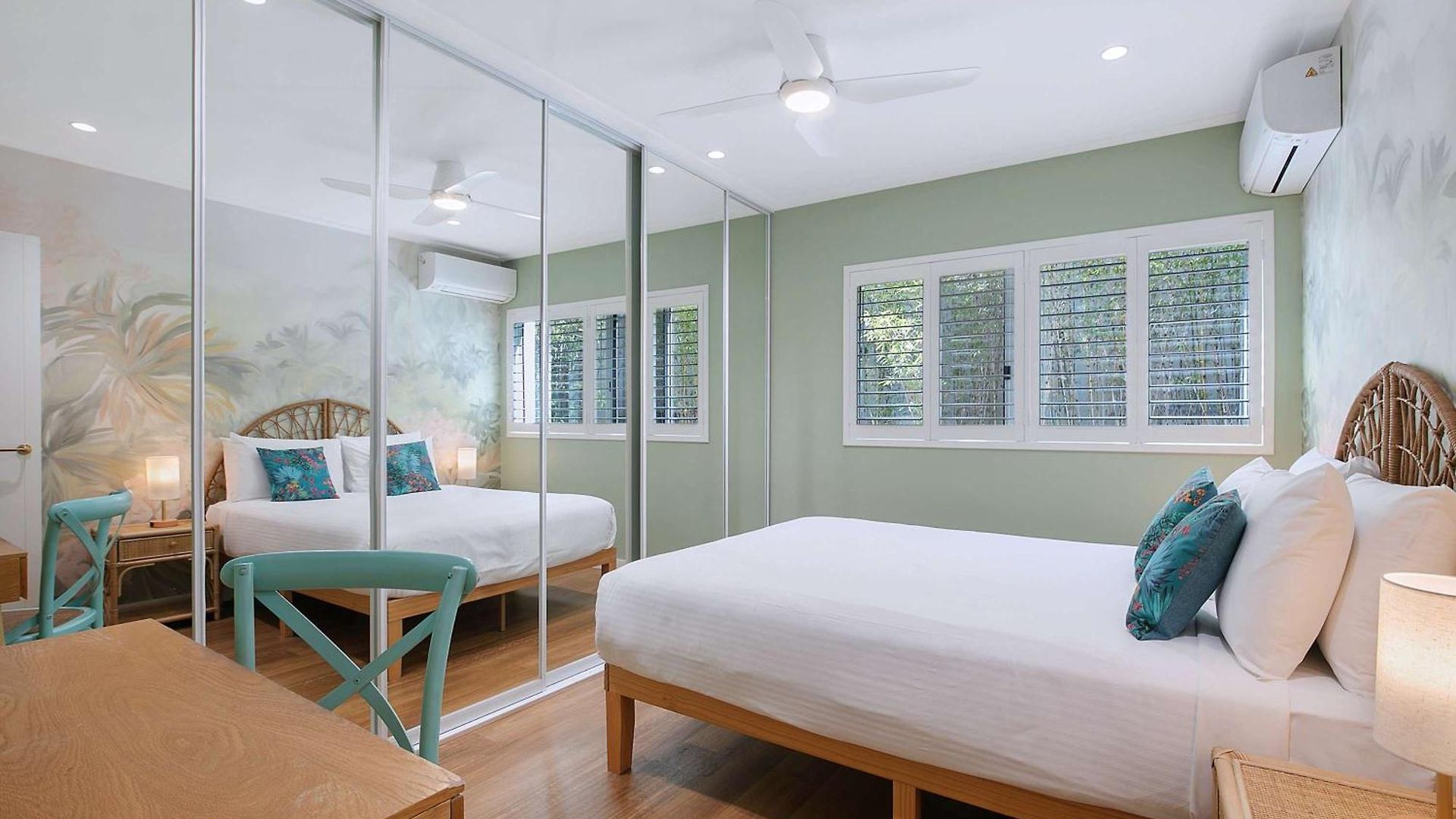 The Fishbowl - 1bed-1bath-1car-pool Apartment *
