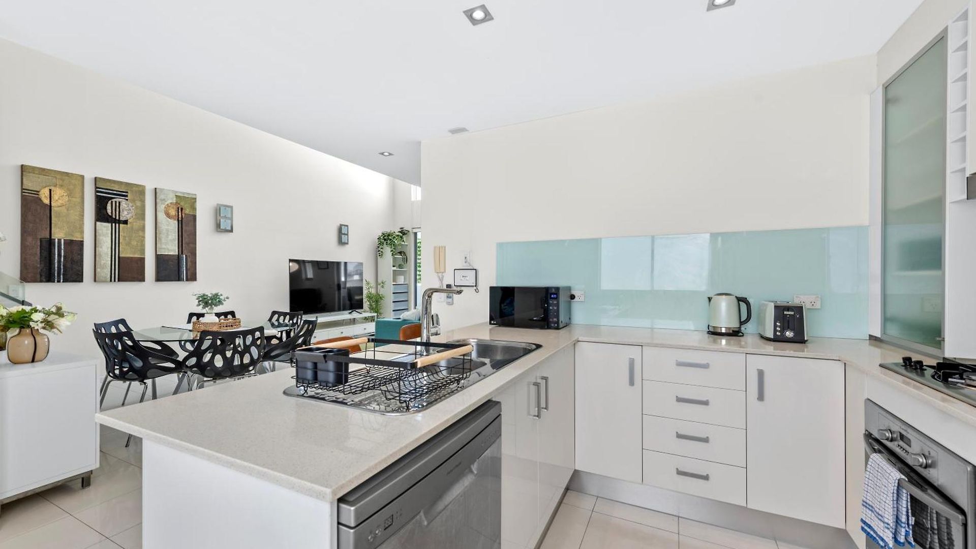 Two-level 3br With Rooftop Balcony & 2 Car Parks Apartment