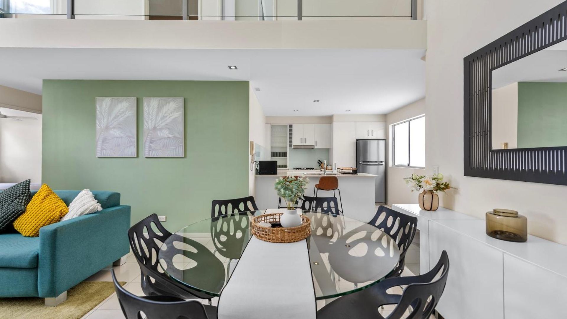 Apartment Two-level 3br With Rooftop Balcony & 2 Car Parks