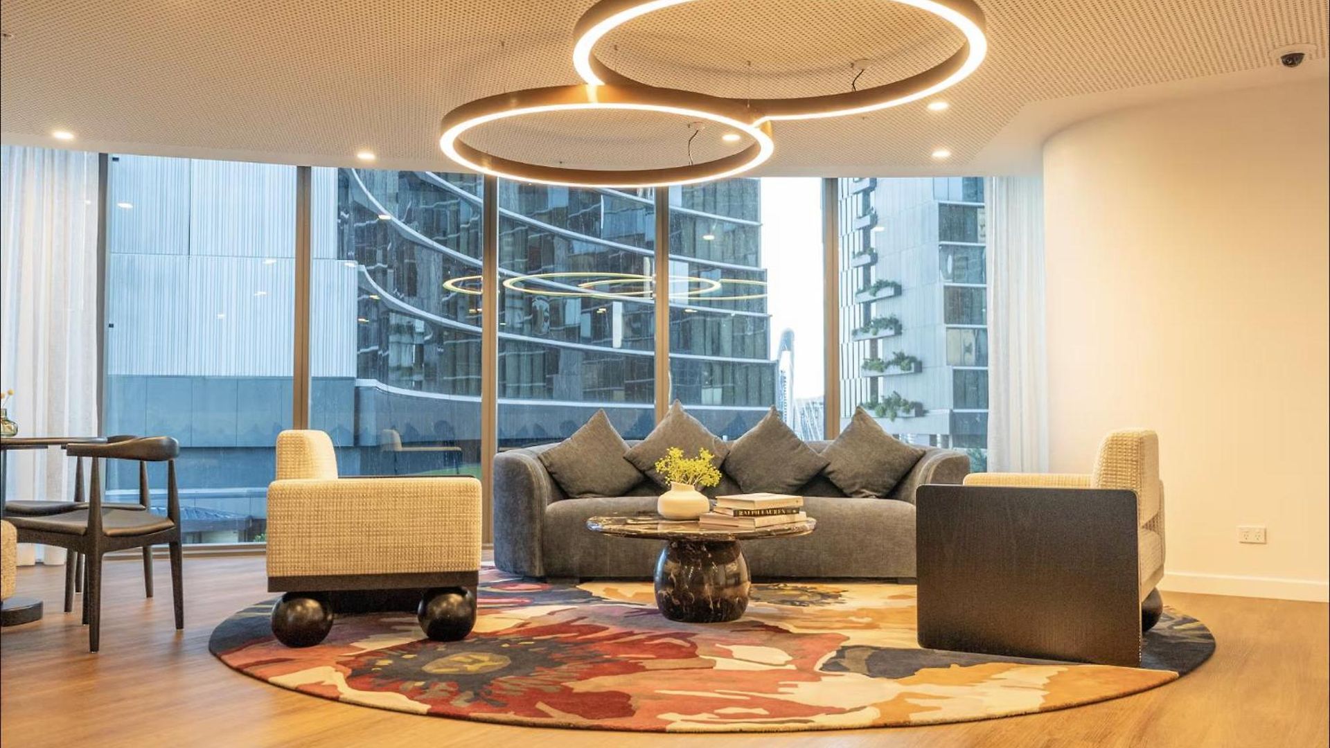 The Riverglass Retreat Skyline Escape *