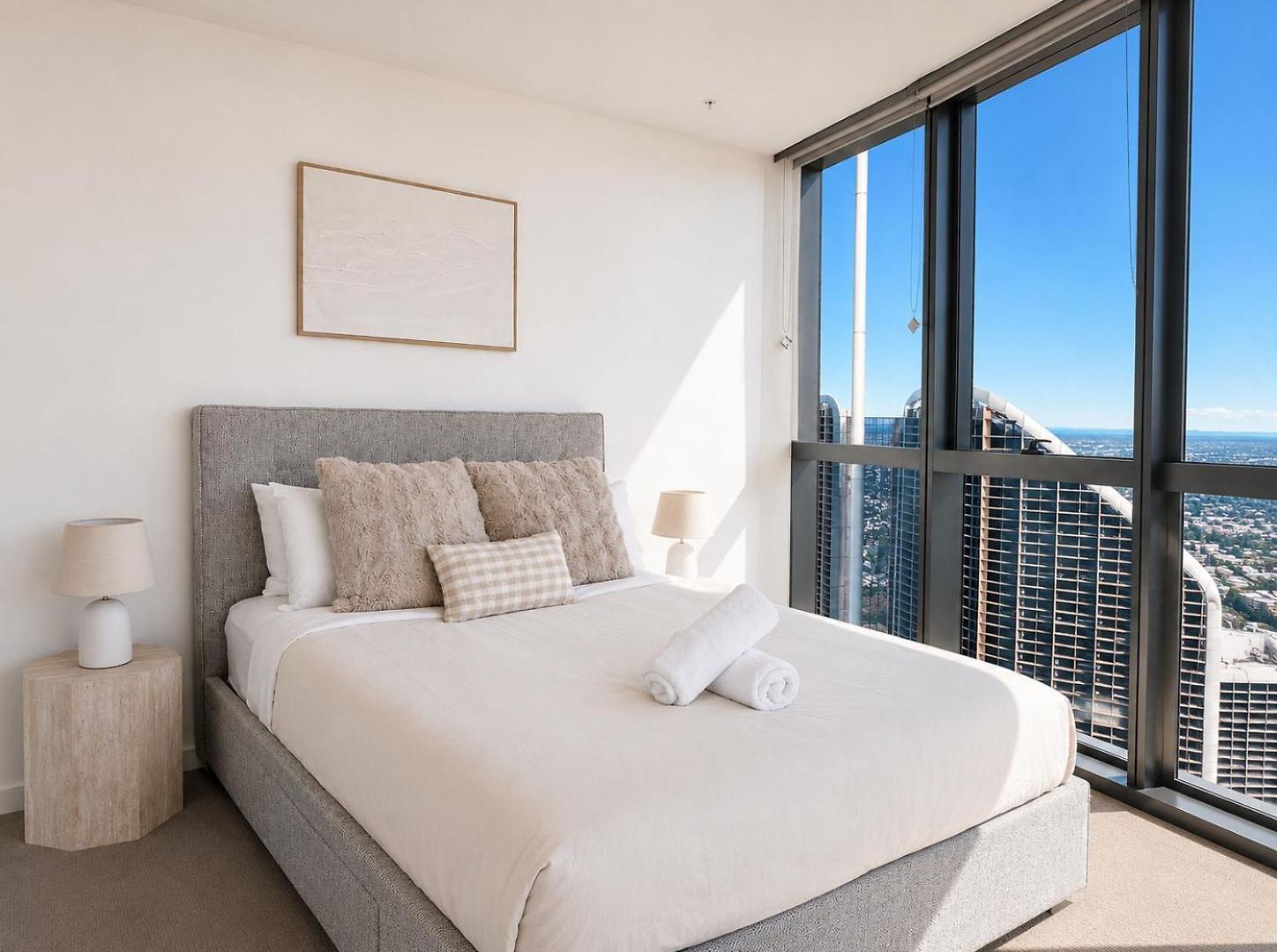 Apartment 63 Floors Up & A Million-dollar View W/ Carpark - Brisbane