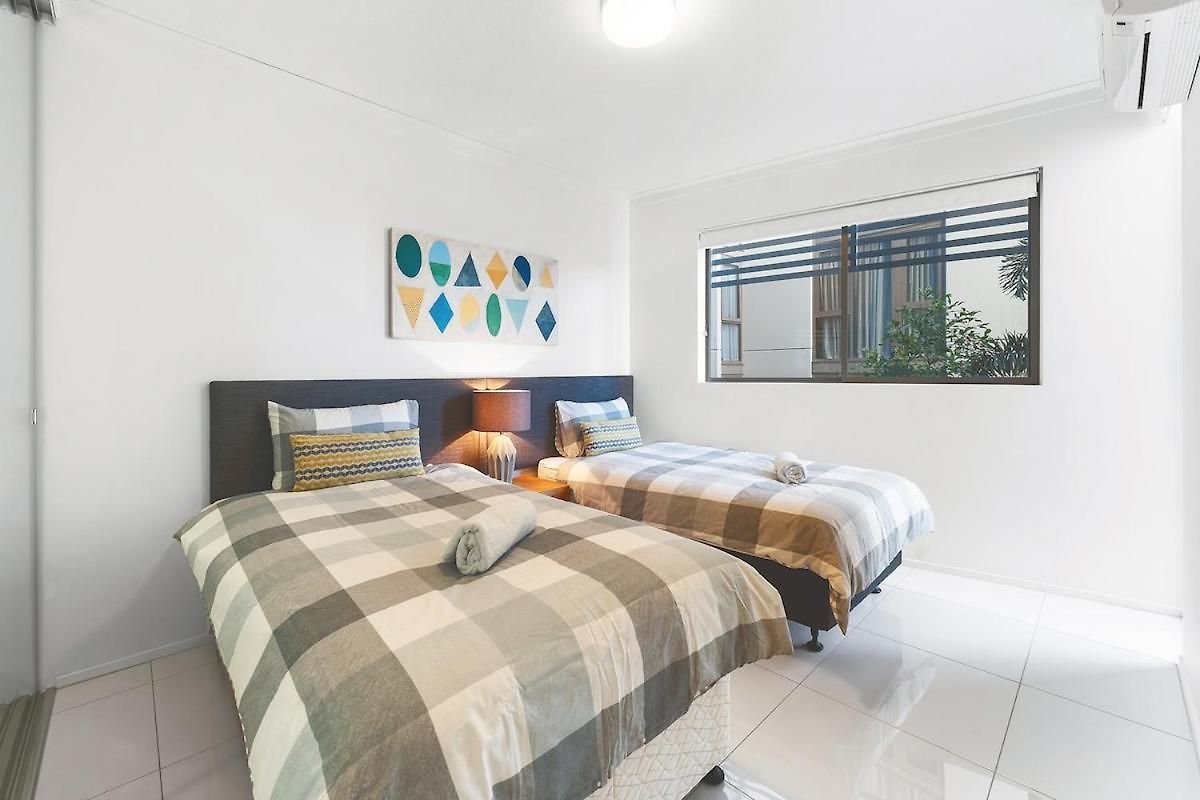 Spacious And Stylish 3br In West End Apartment Brisbane