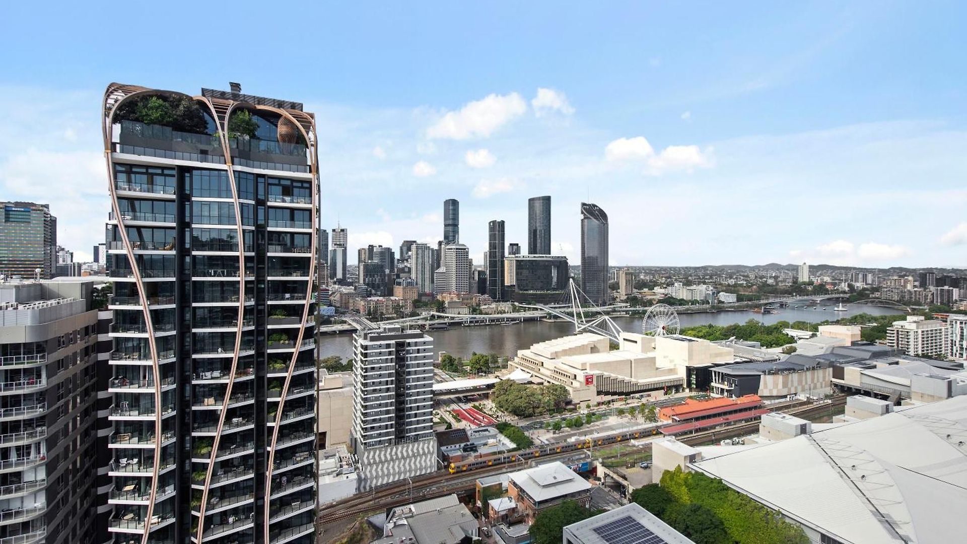 Perfect Penthouse! Views, Location, & Comfort! Apartment