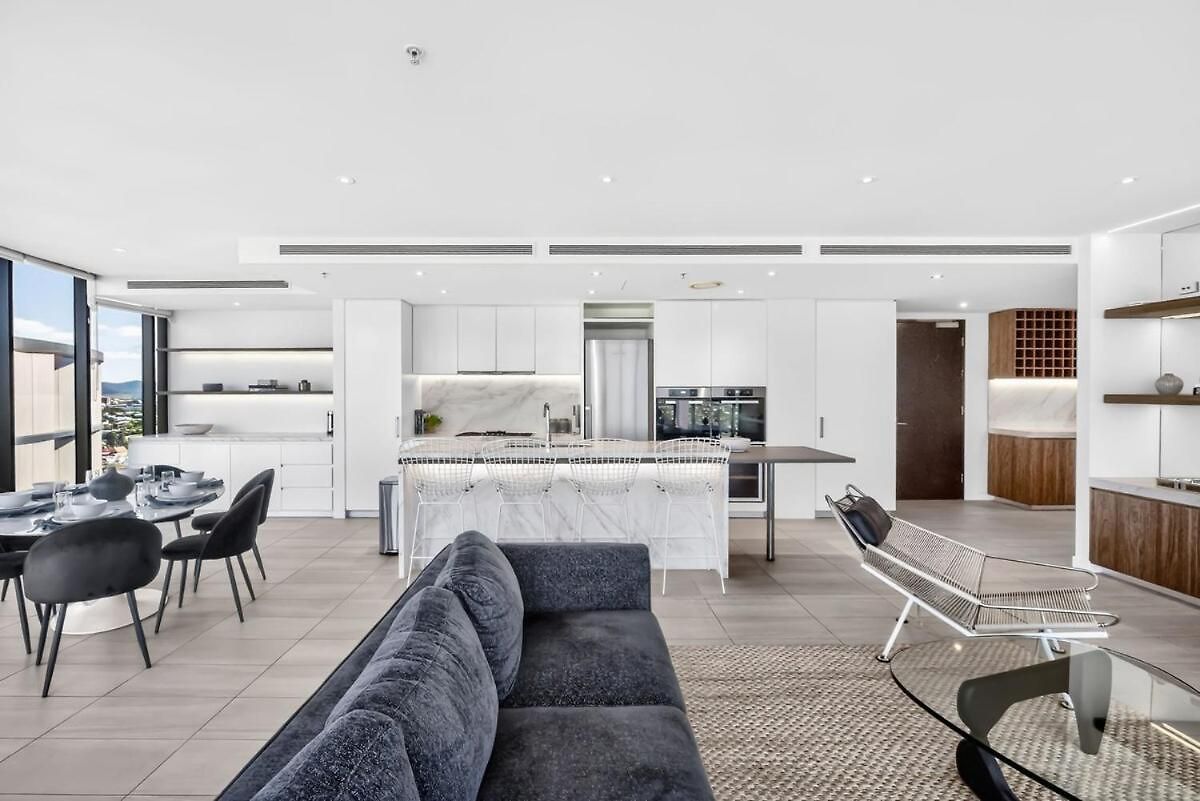 Luxe 3br Penthouse With Story Bridge And River Views Apartment *