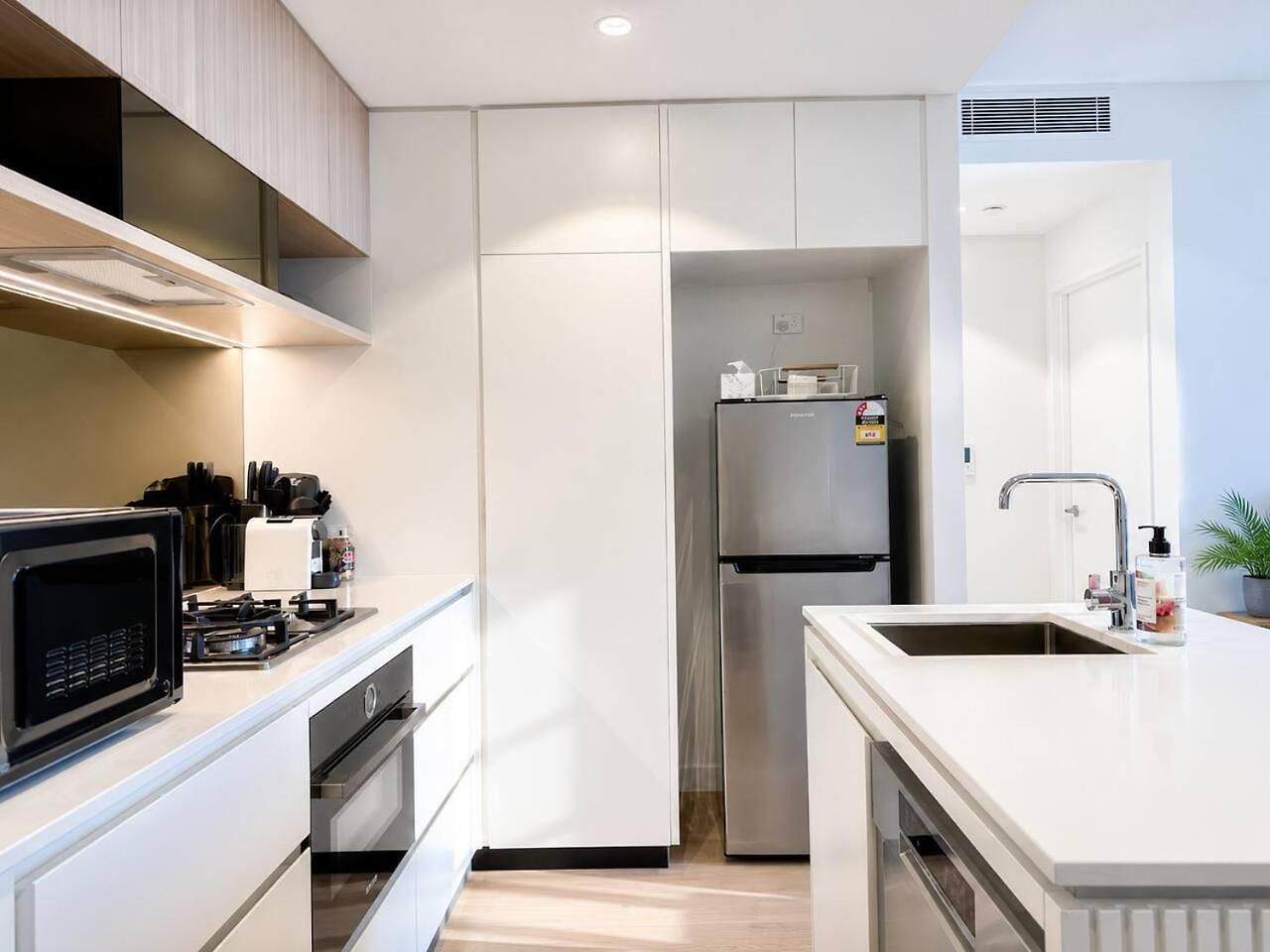 Skyline Poetry - 1br Premium In Qwr Apartment