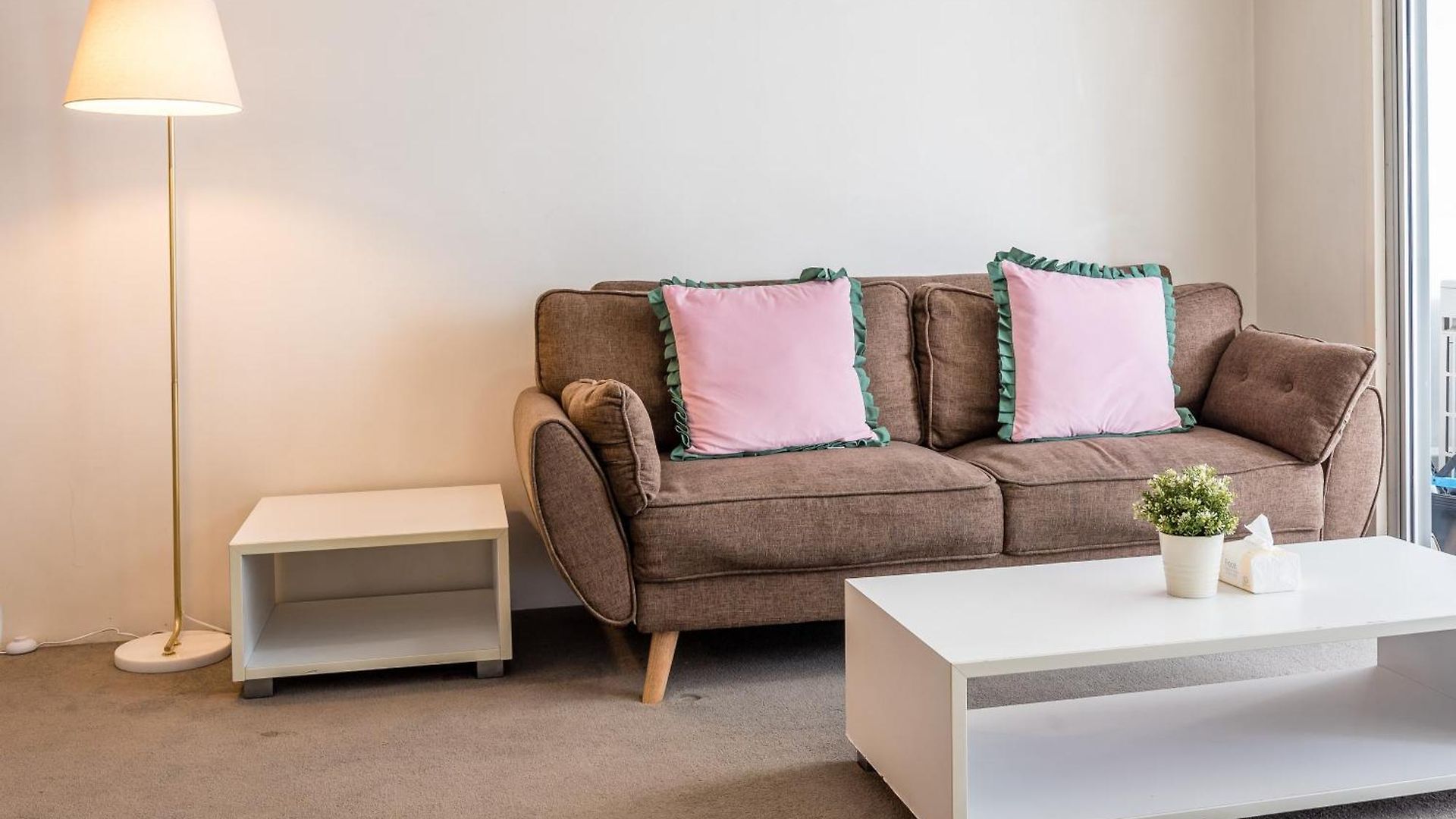 Prime Location River Glimpse 2br Walk To Cbd With Parking Brisbane