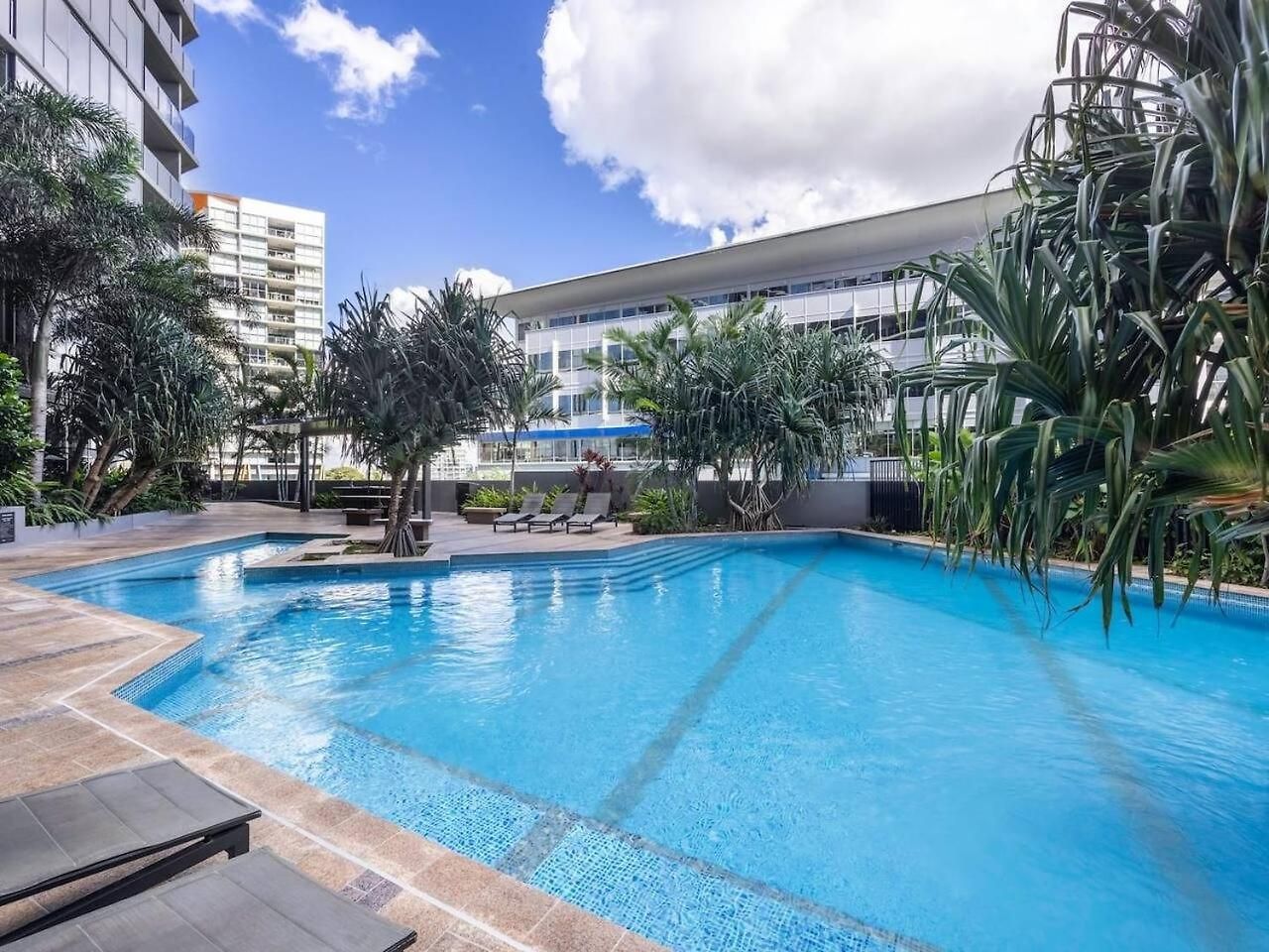 High Level 2 Bedroom With And River Views Apartment Brisbane